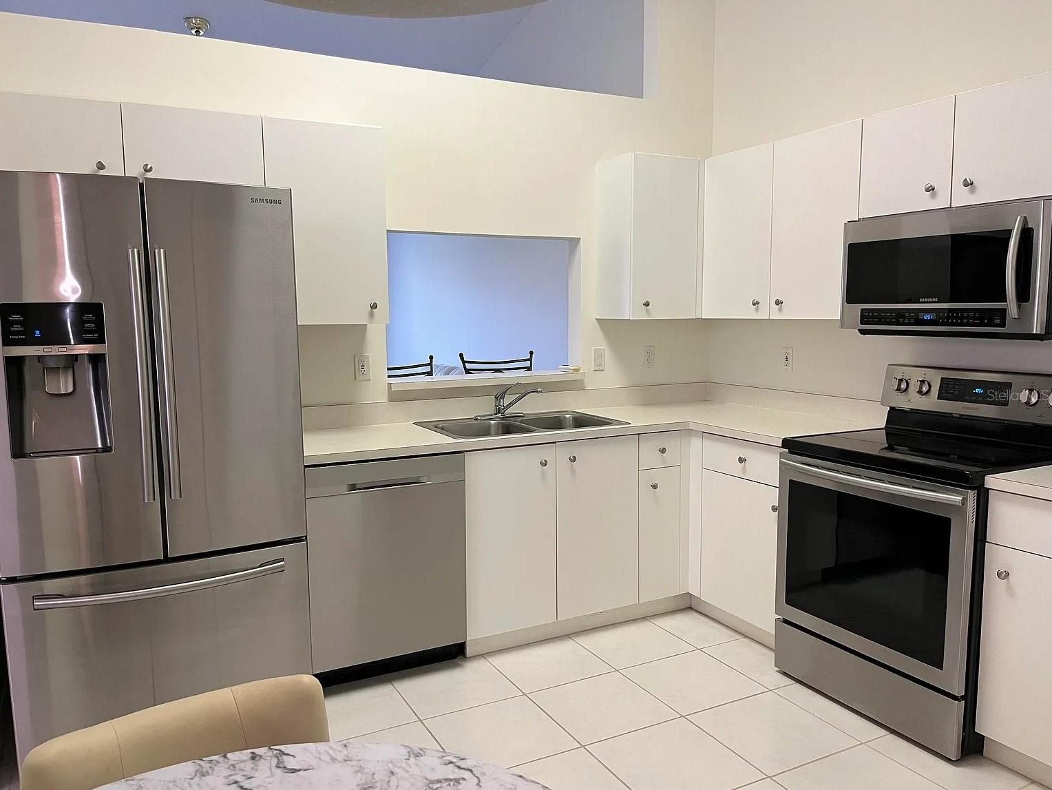 Image 3 of 18 For 6070 Heliconia Road Road