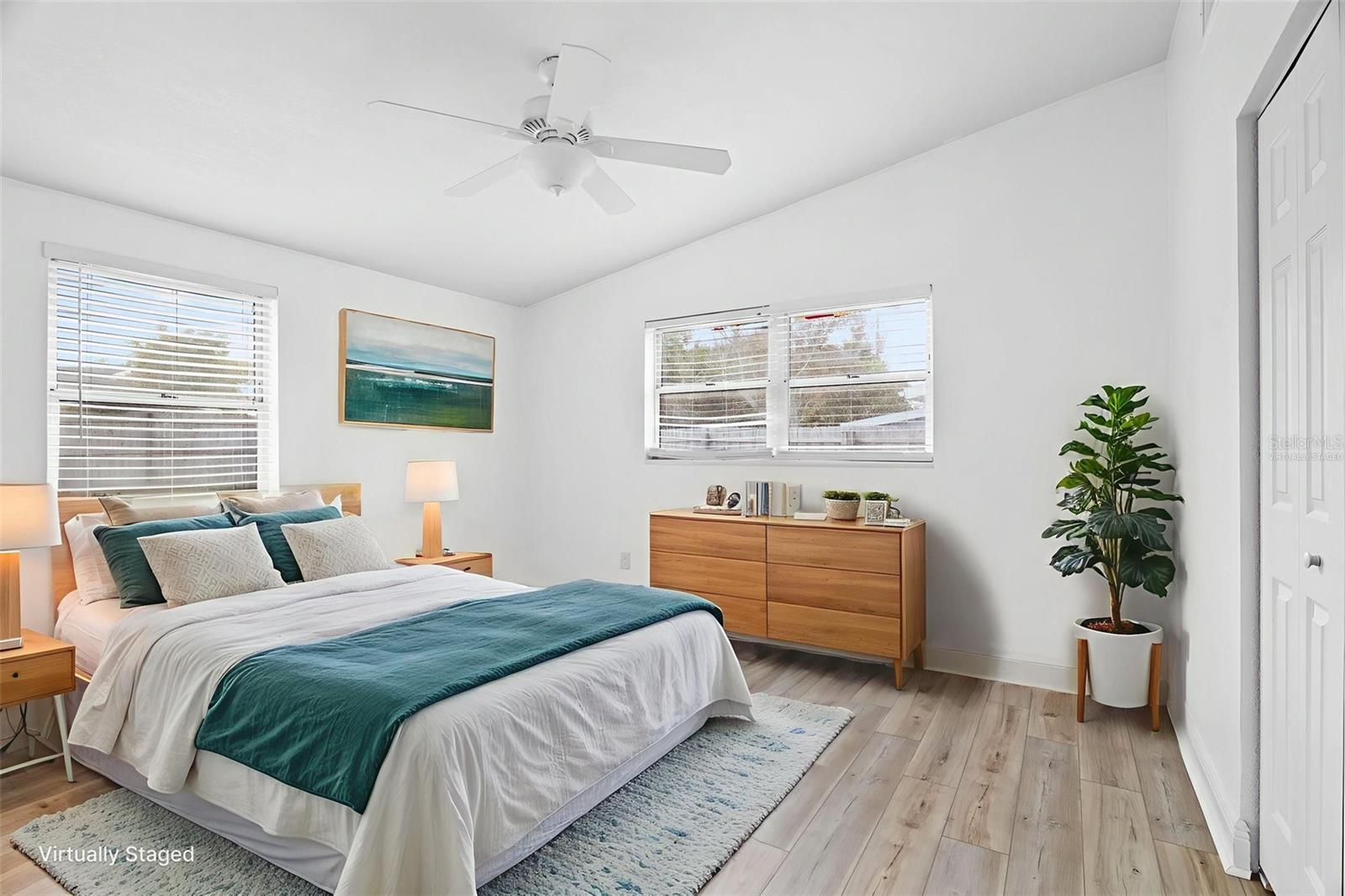 Image 16 of 27 For 1191 Daytona Drive Ne