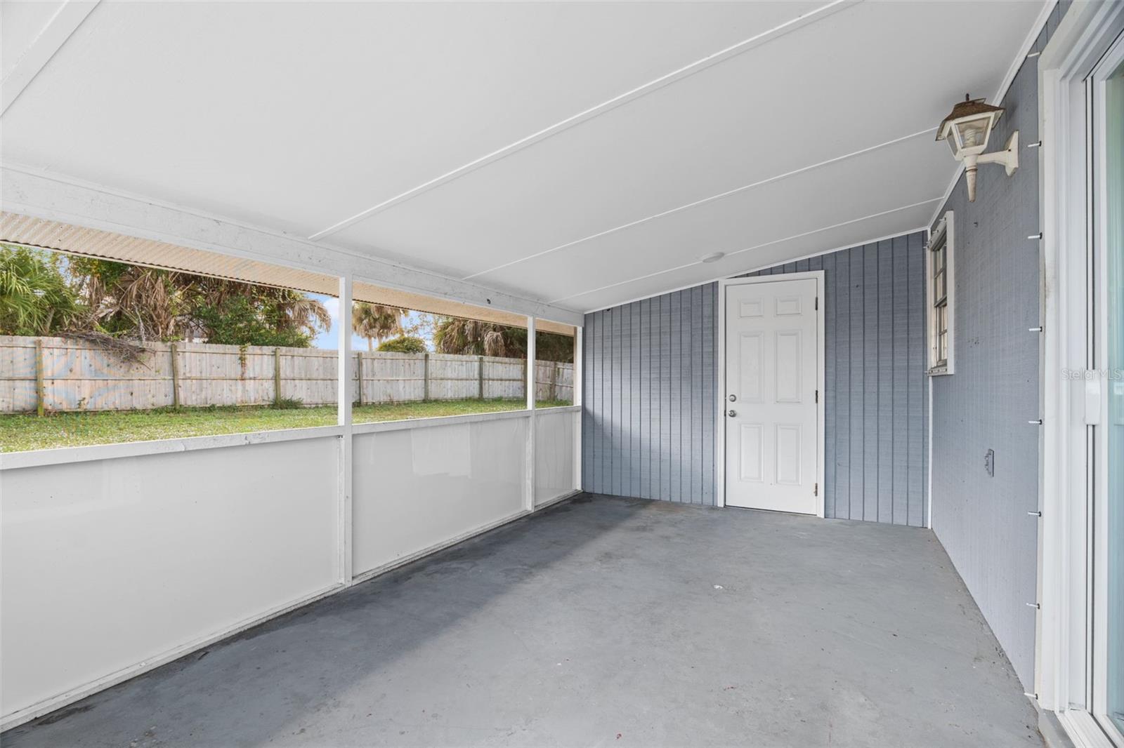 Image 23 of 27 For 1191 Daytona Drive Ne