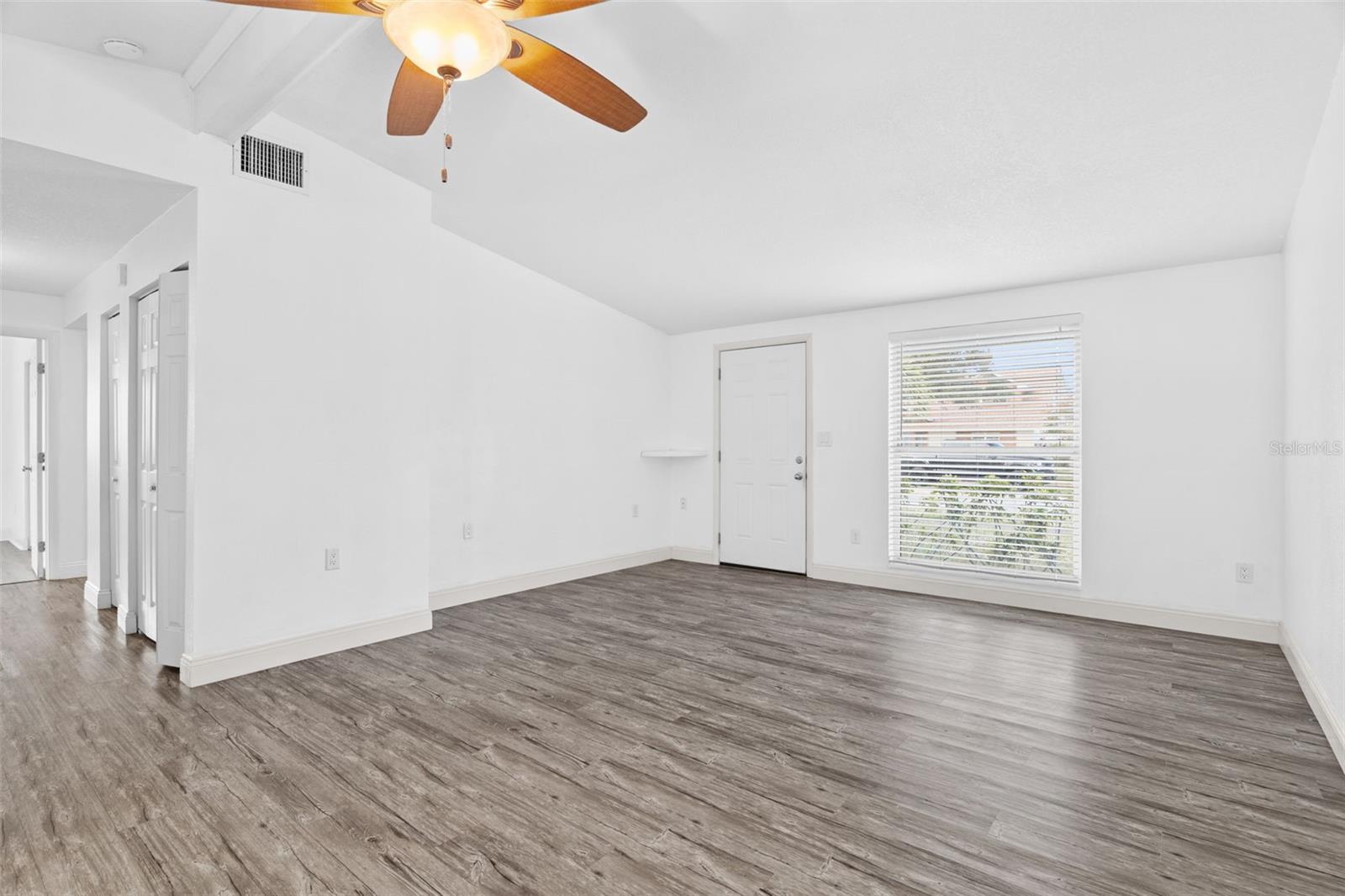 Image 5 of 27 For 1191 Daytona Drive Ne