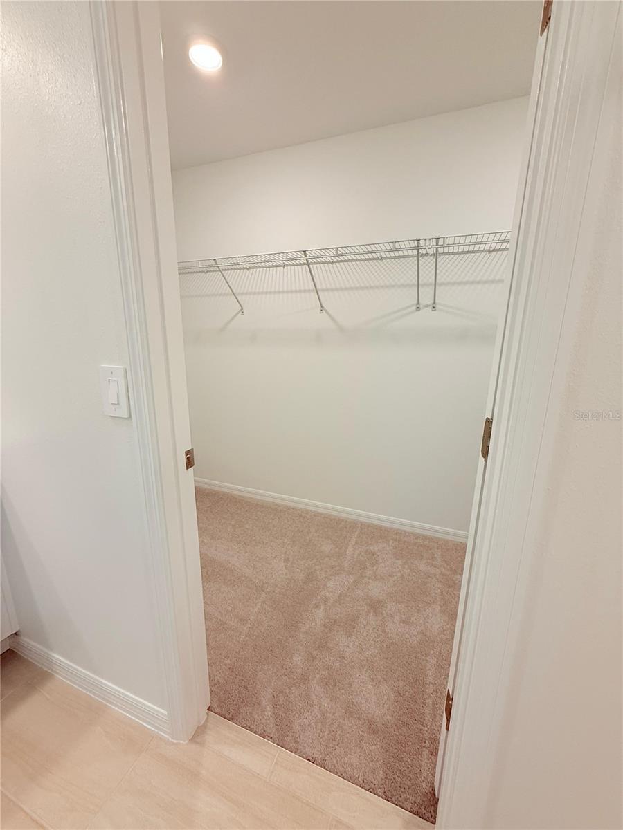 Image 18 of 27 For 17602 Pleasantview Boulevard