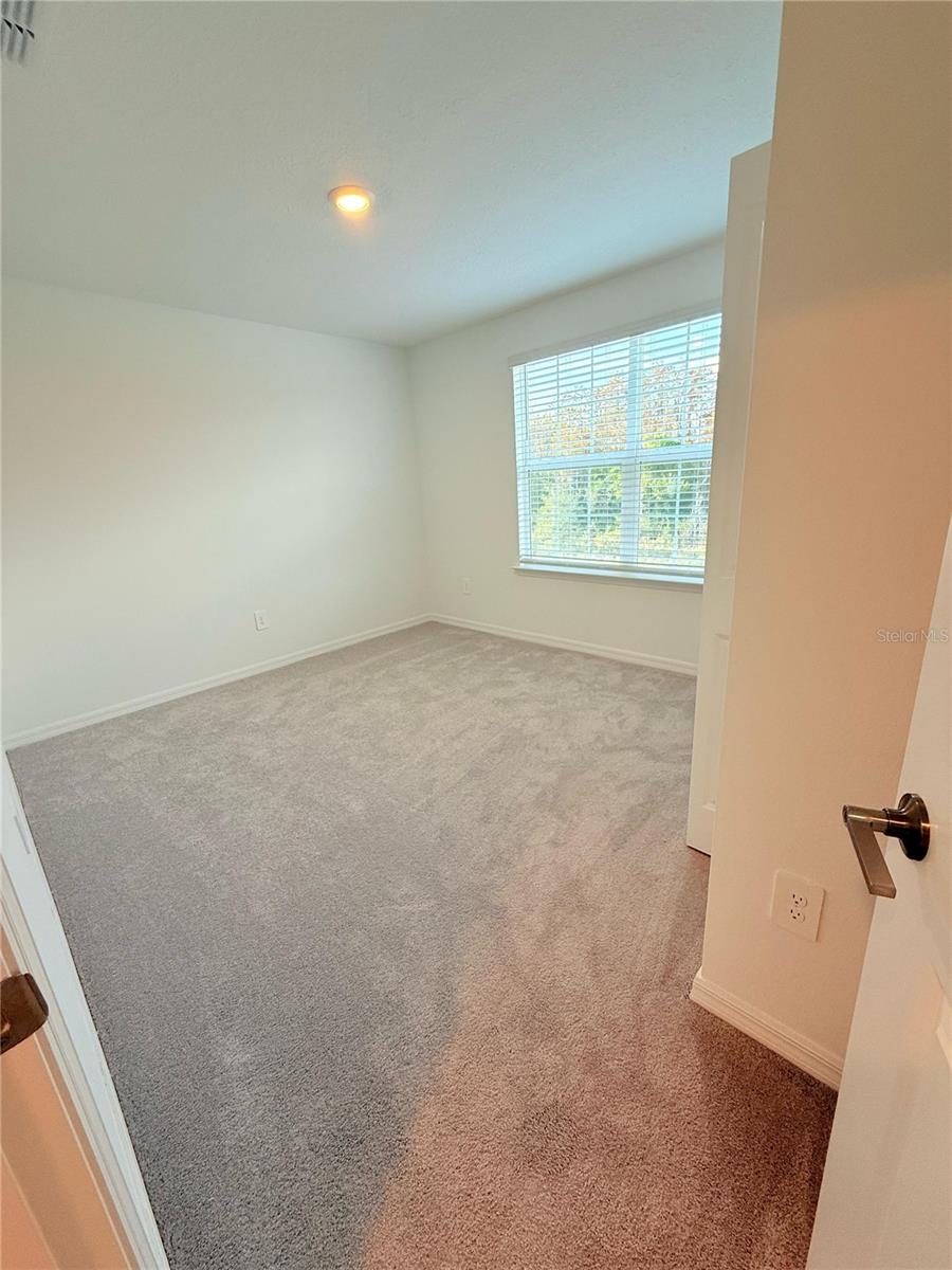 Image 24 of 27 For 17602 Pleasantview Boulevard