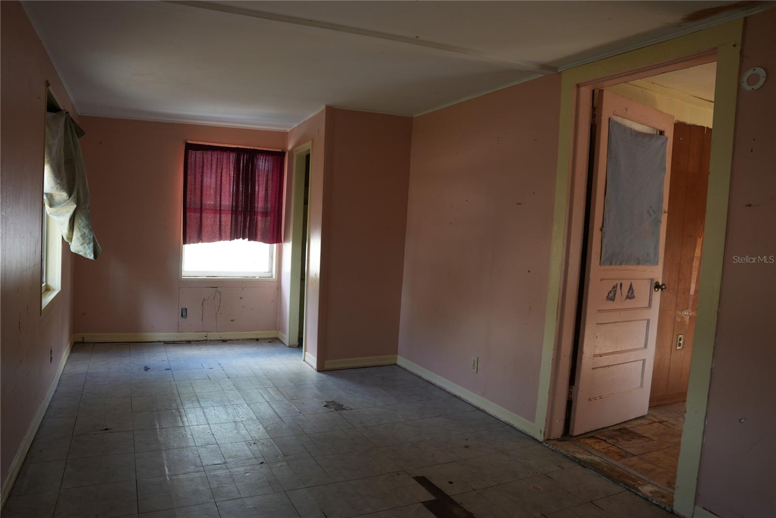 Image 10 of 18 For 413 Observatory Drive