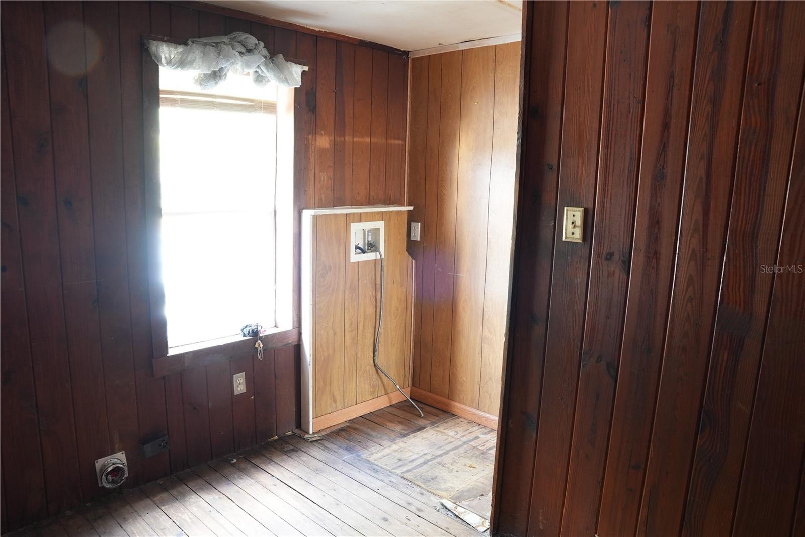 Image 12 of 18 For 413 Observatory Drive