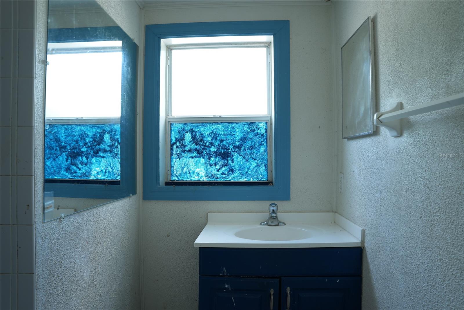 Image 14 of 18 For 413 Observatory Drive