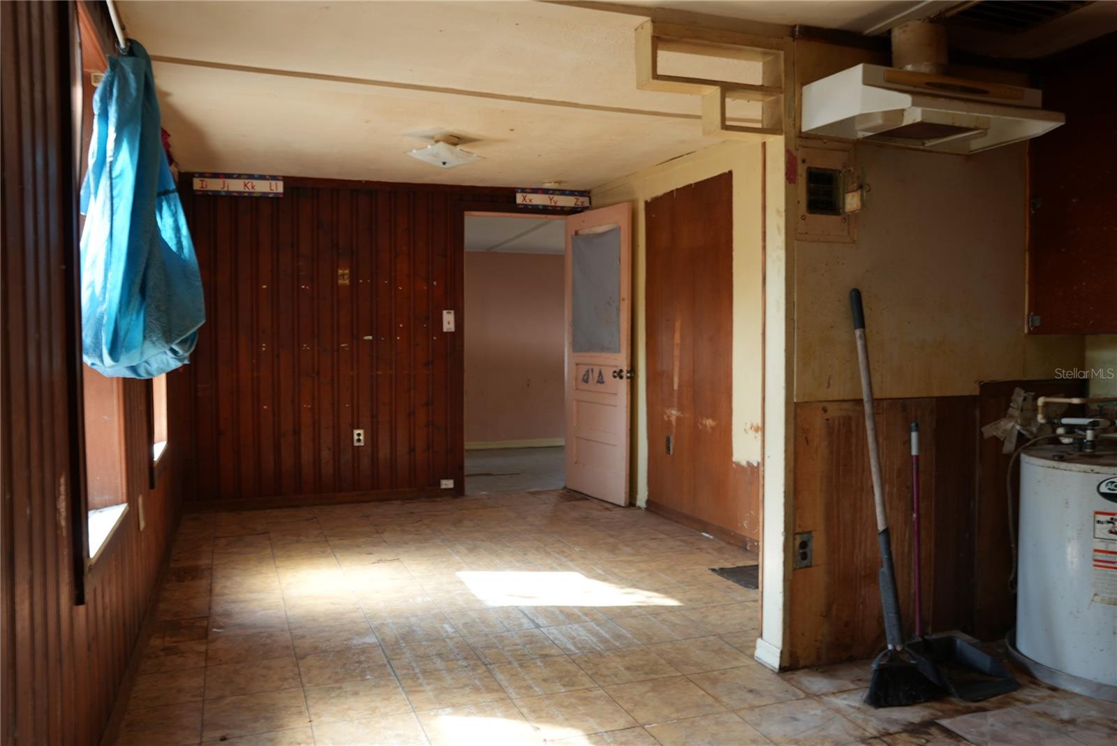 Image 6 of 18 For 413 Observatory Drive