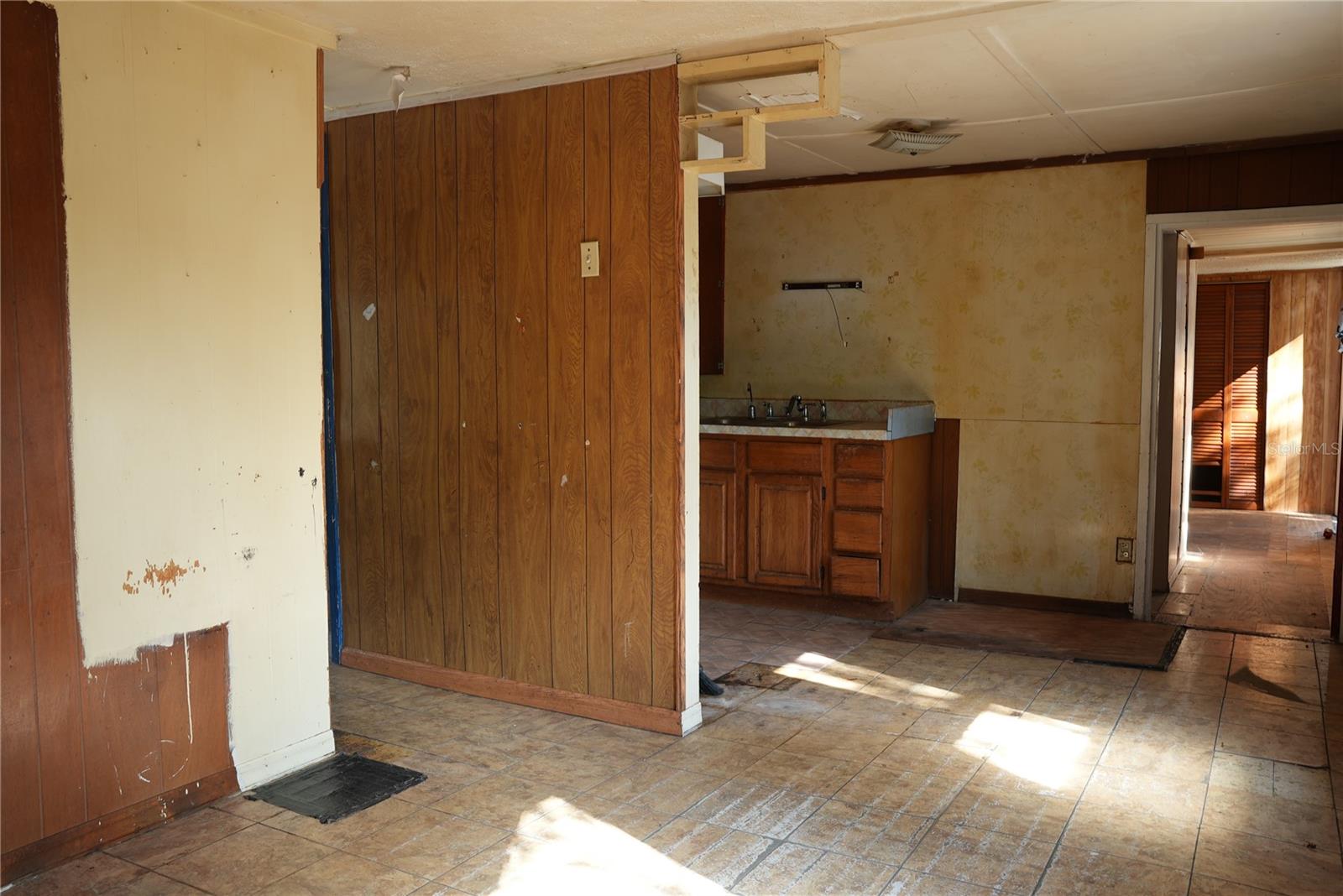 Image 8 of 18 For 413 Observatory Drive