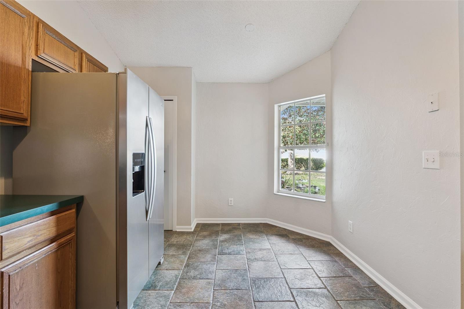 Image 14 of 34 For 192 Kelly Circle