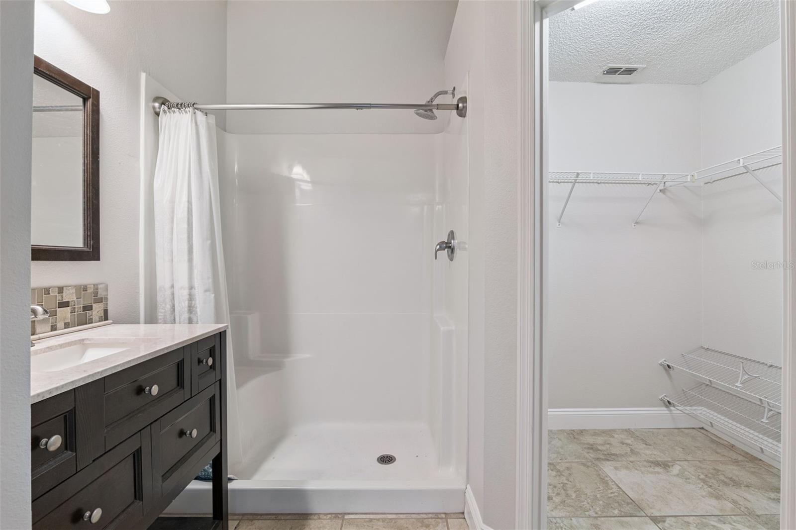 Image 20 of 34 For 192 Kelly Circle