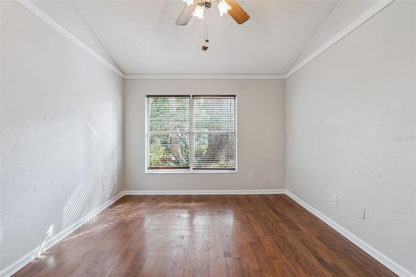 Image 21 of 34 For 192 Kelly Circle