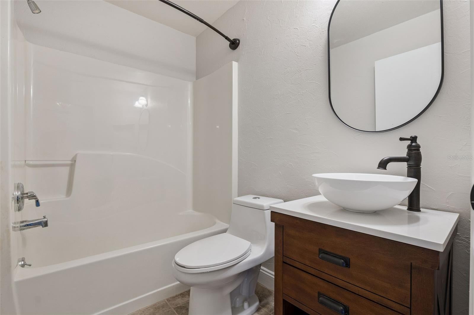 Image 24 of 34 For 192 Kelly Circle