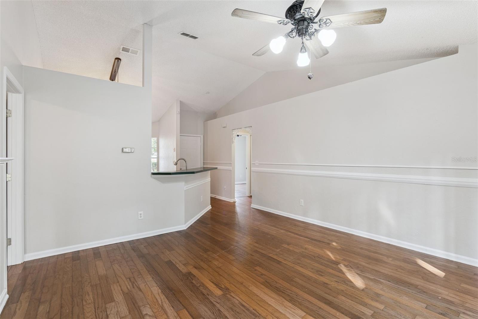 Image 9 of 34 For 192 Kelly Circle