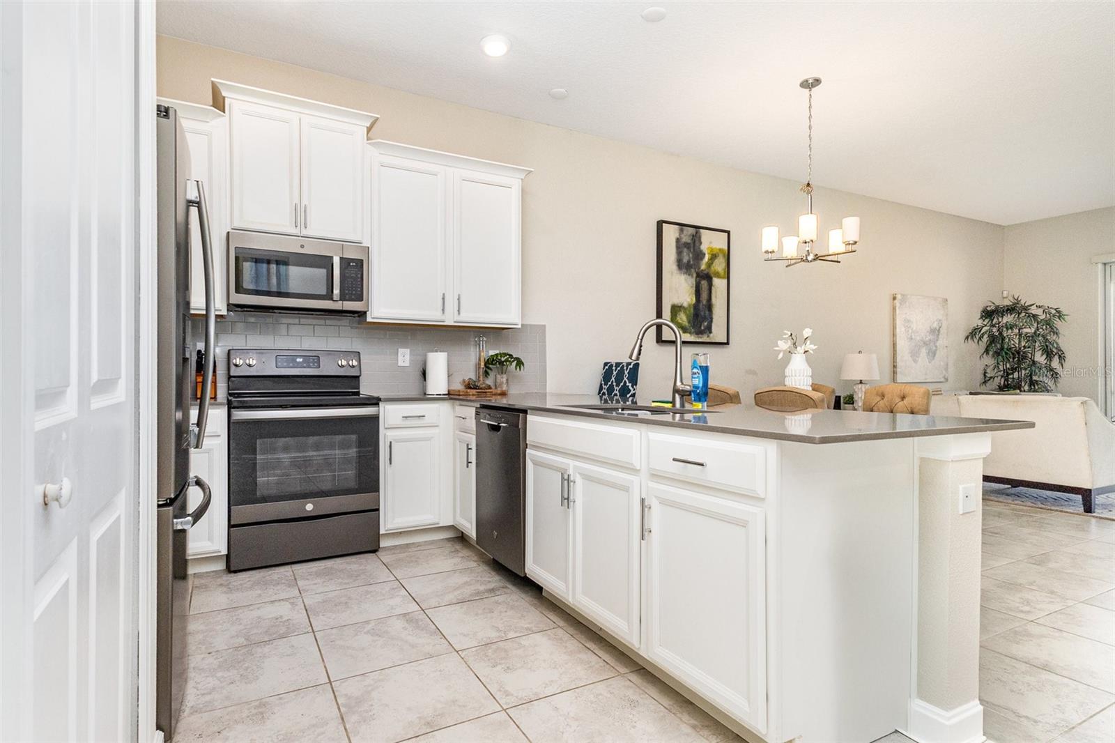 Image 12 of 30 For 787 Ocean Course Avenue 602