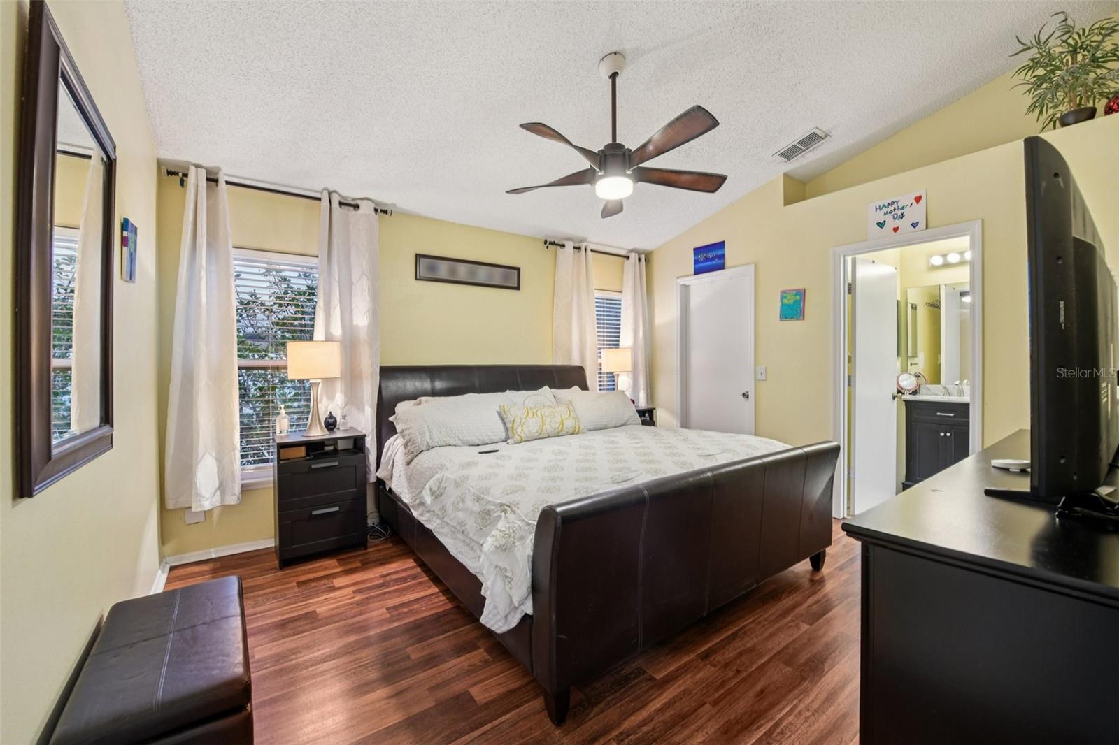 Image 15 of 32 For 1125 Carey Glen Circle