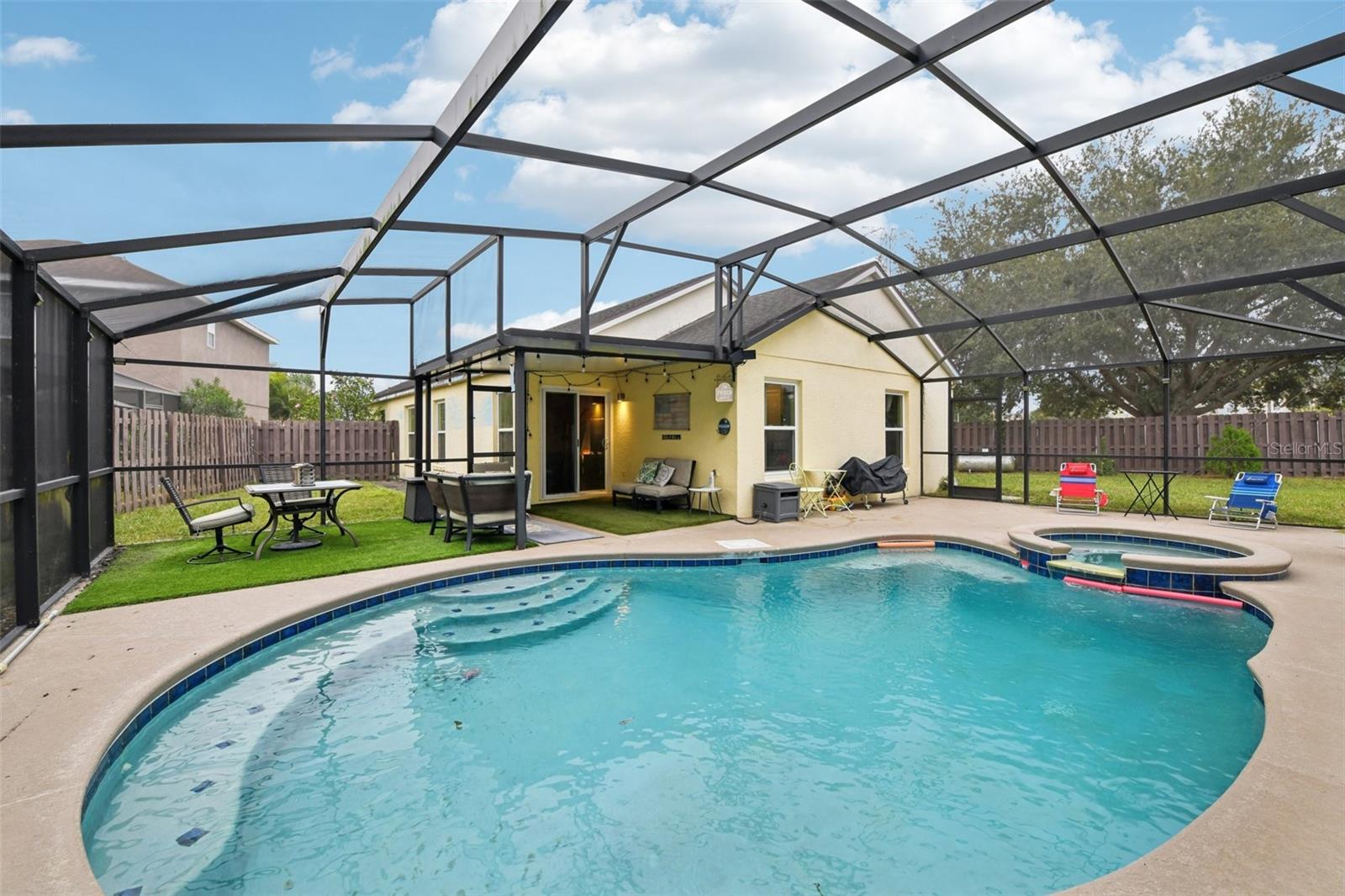 Image 3 of 32 For 1125 Carey Glen Circle