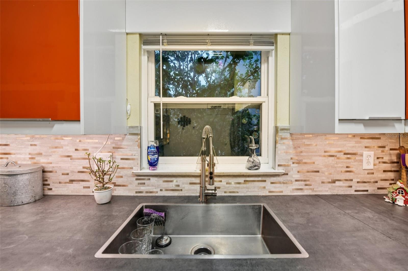 Image 9 of 32 For 1125 Carey Glen Circle