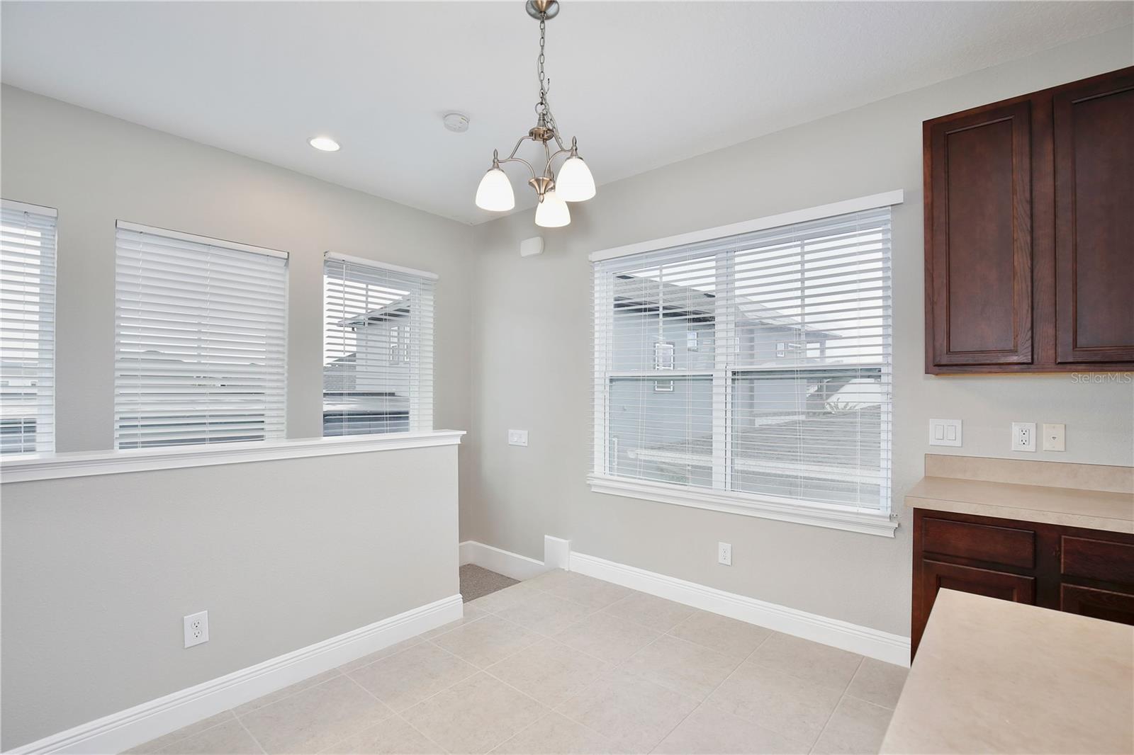 Image 4 of 31 For 13368 Stoddart Avenue