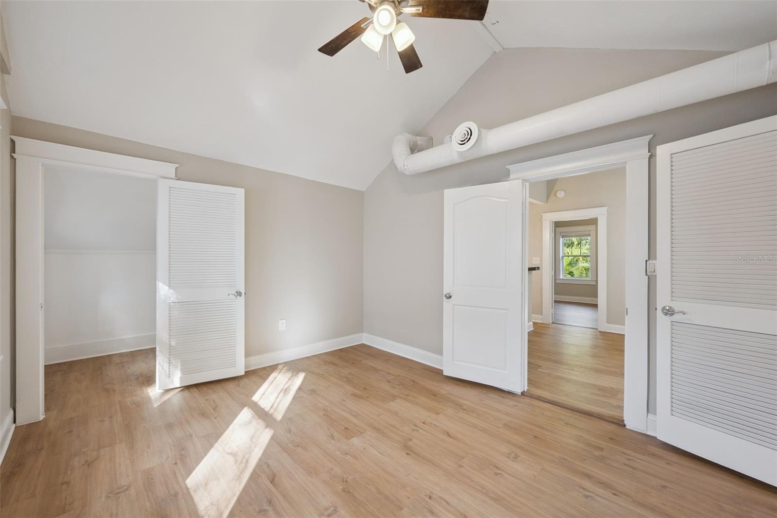 Image 27 of 33 For 612 Anderson Street