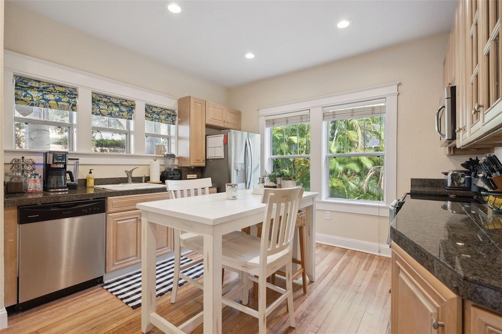 Image 3 of 33 For 612 Anderson Street