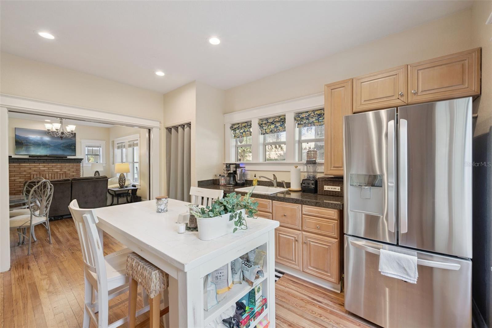 Image 4 of 33 For 612 Anderson Street