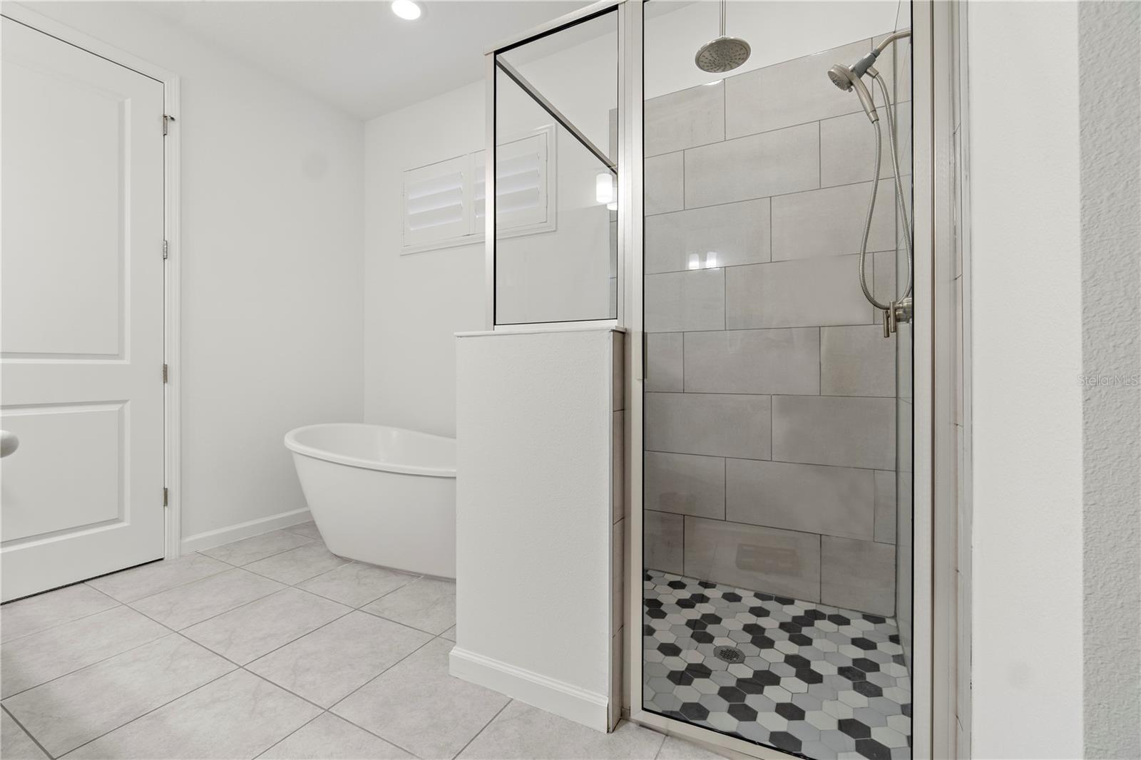 Image 37 of 75 For 5338 Lake Virginia Street