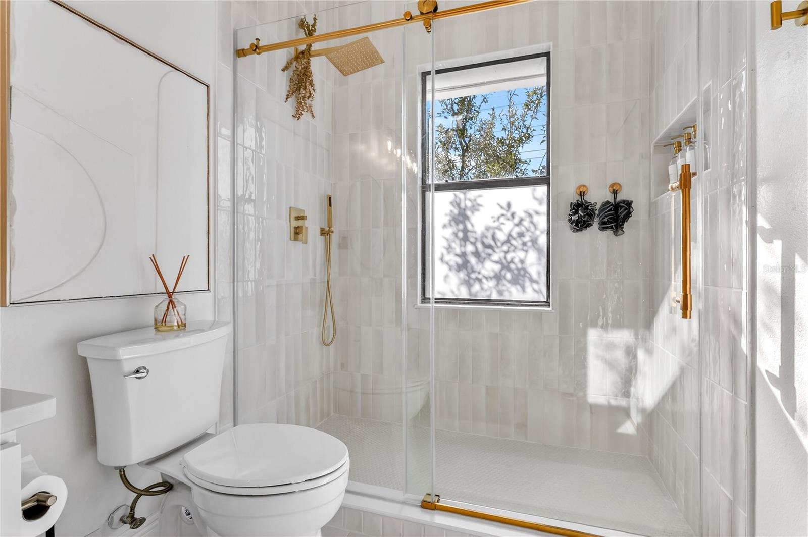 Image 13 of 40 For 548 Copley Lane 548