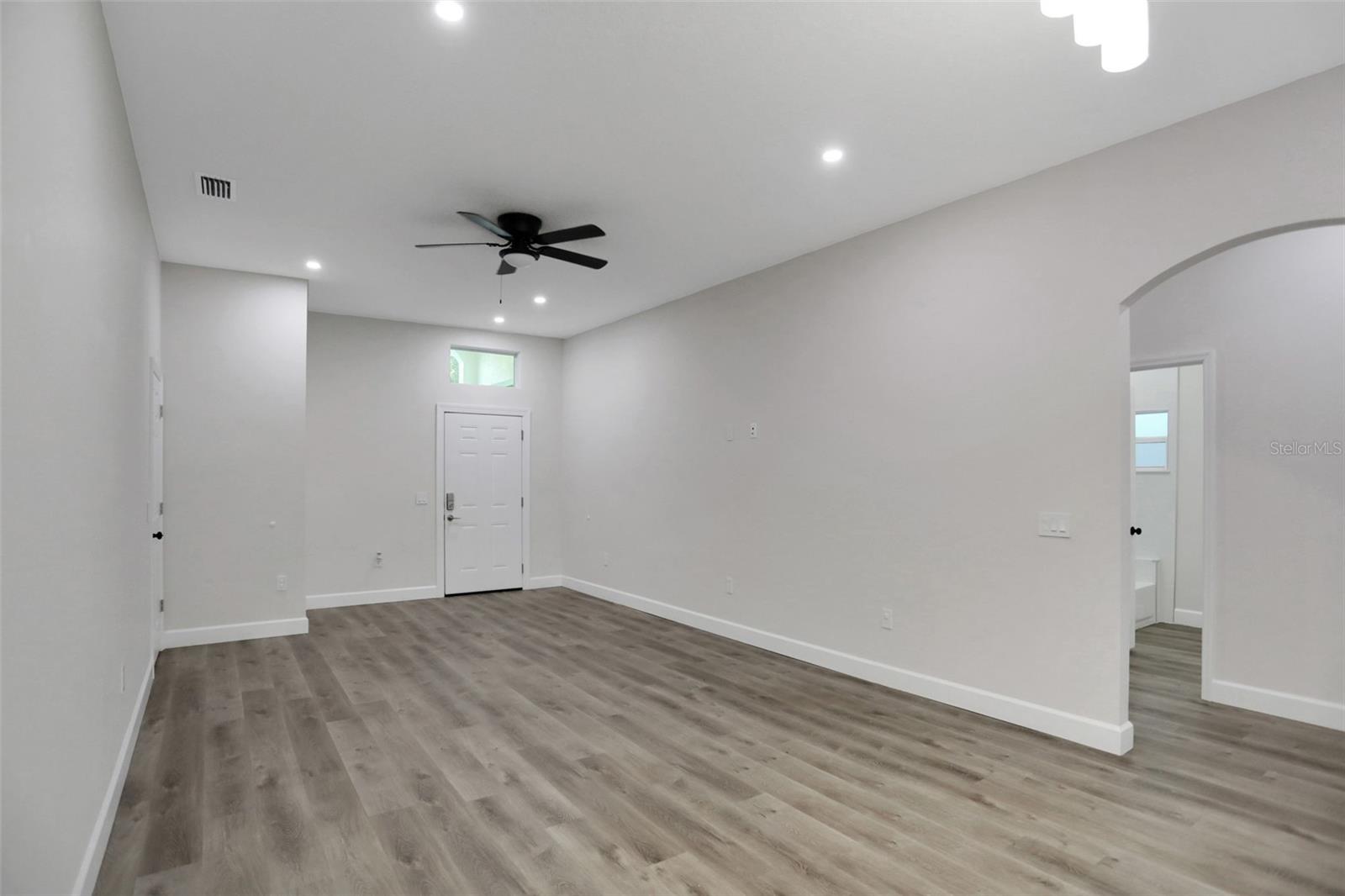 Image 24 of 46 For 6474 Taylor Court