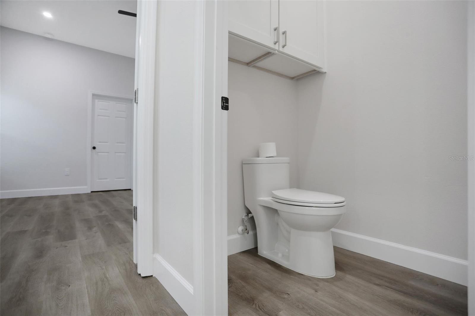 Image 26 of 46 For 6474 Taylor Court