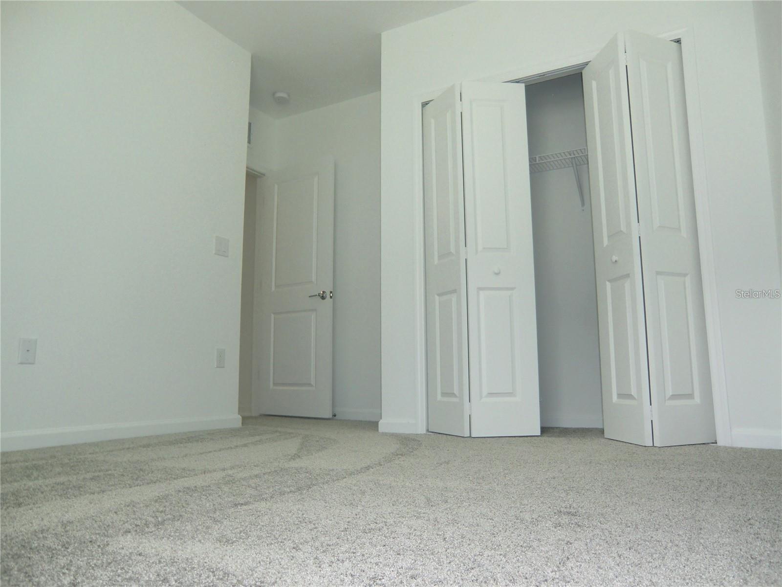 Image 17 of 30 For 317 Loch Court