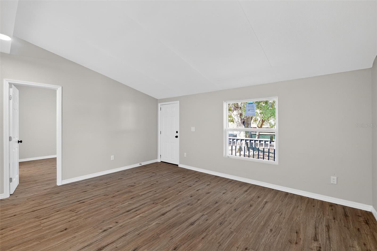 Image 12 of 30 For 749 Saddlewood Boulevard