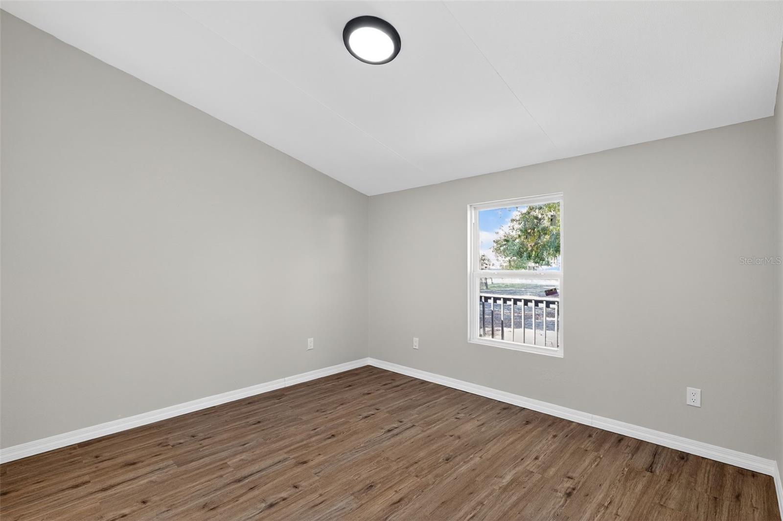 Image 14 of 30 For 749 Saddlewood Boulevard