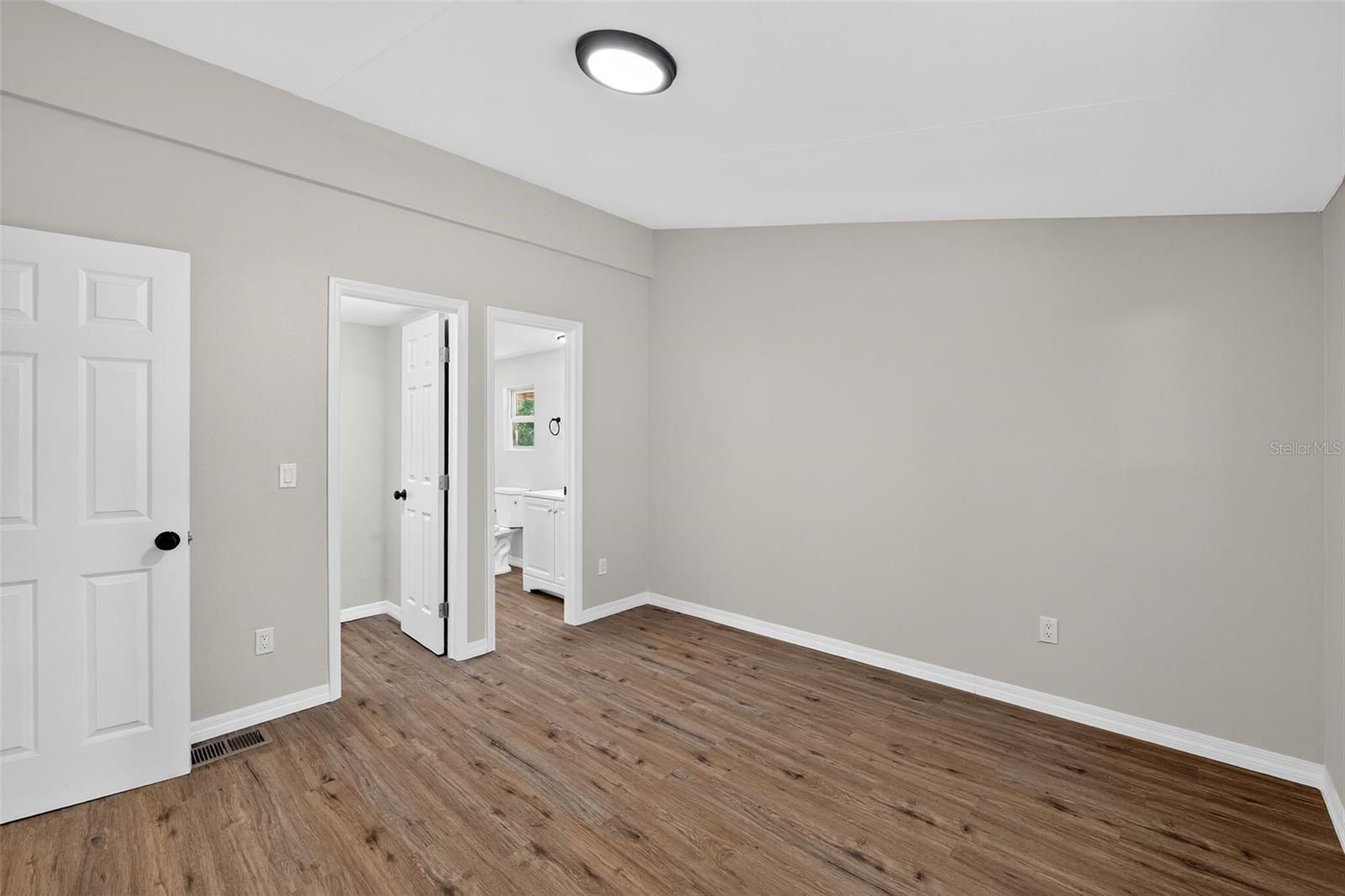 Image 18 of 30 For 749 Saddlewood Boulevard