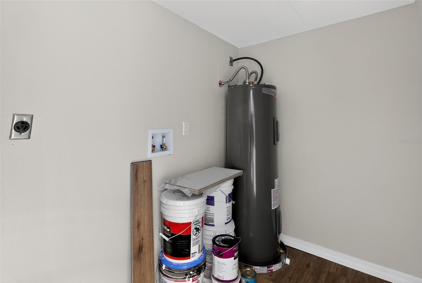 Image 23 of 30 For 749 Saddlewood Boulevard