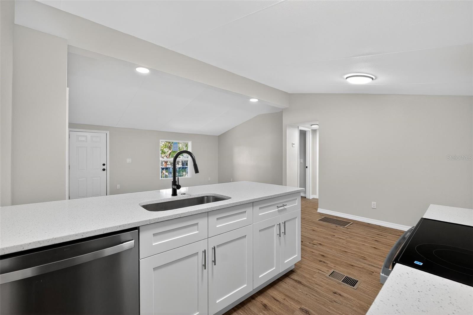 Image 3 of 30 For 749 Saddlewood Boulevard