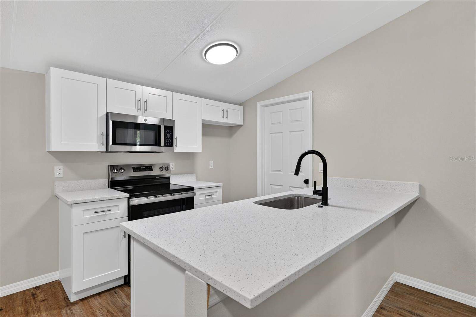 Image 6 of 30 For 749 Saddlewood Boulevard