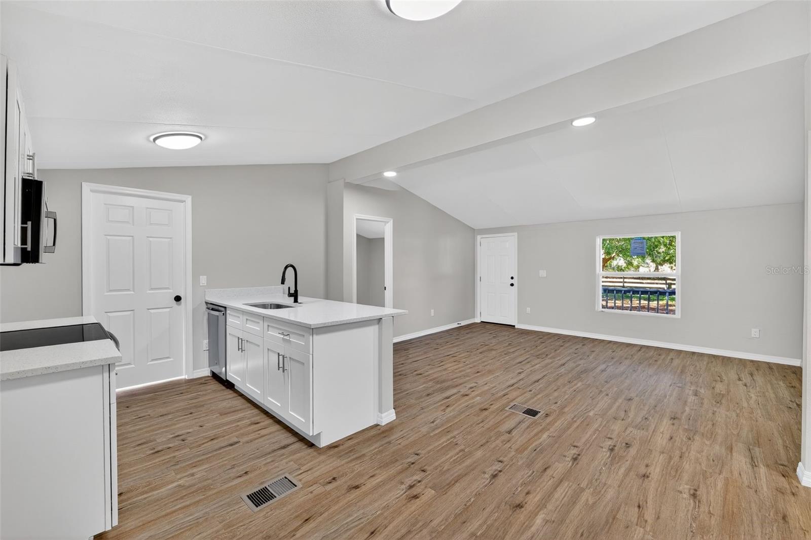 Image 7 of 30 For 749 Saddlewood Boulevard