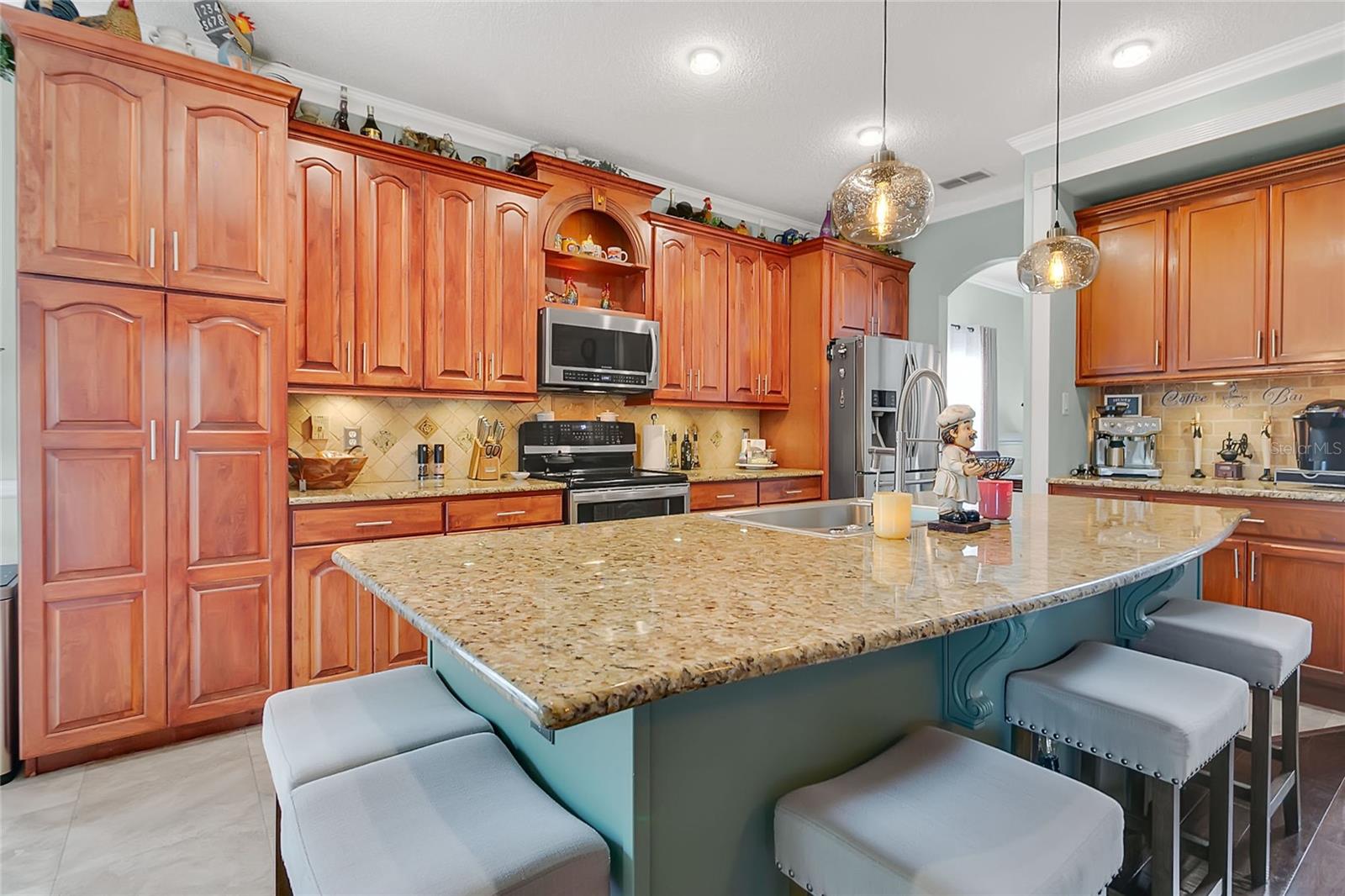 Image 10 of 36 For 1402 Waukon Circle