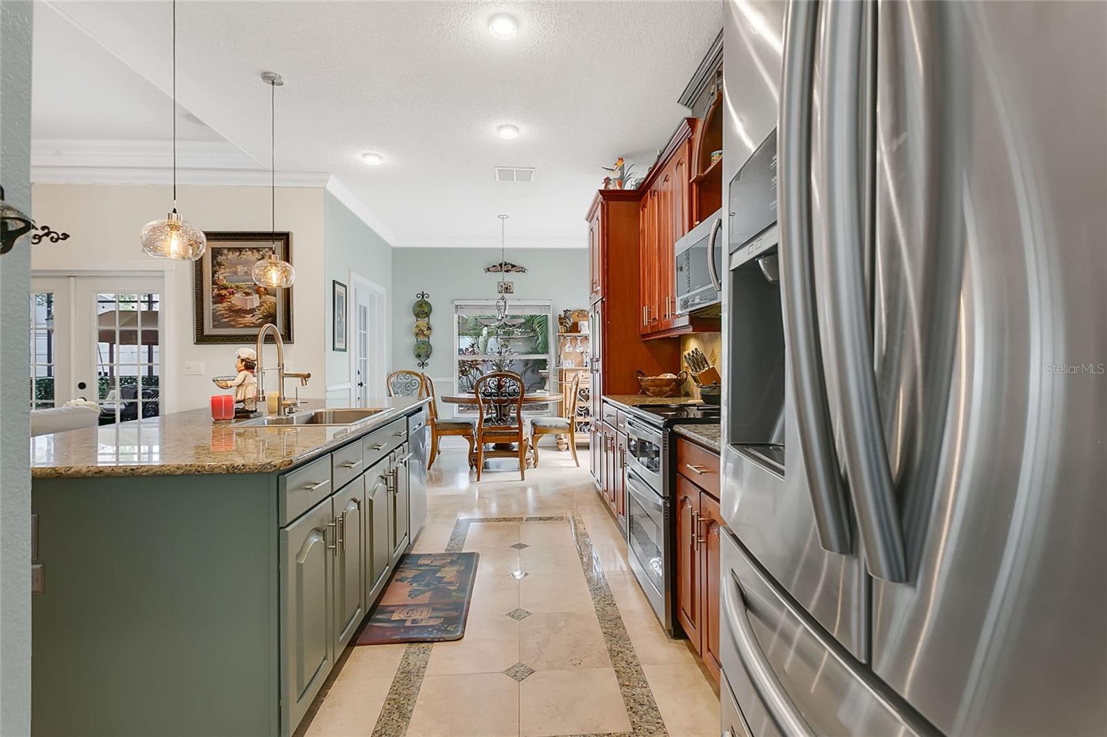 Image 11 of 36 For 1402 Waukon Circle