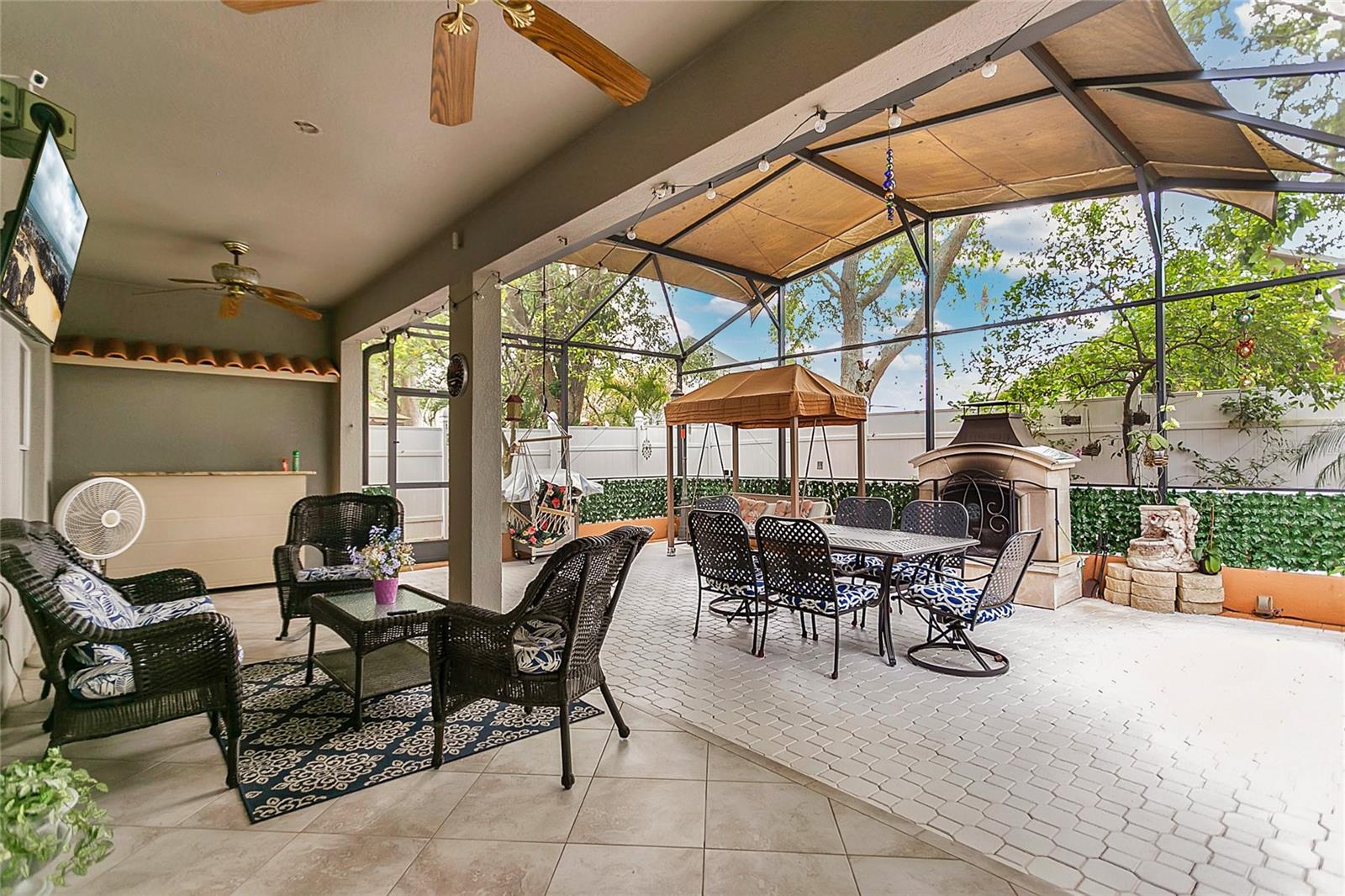 Image 27 of 36 For 1402 Waukon Circle