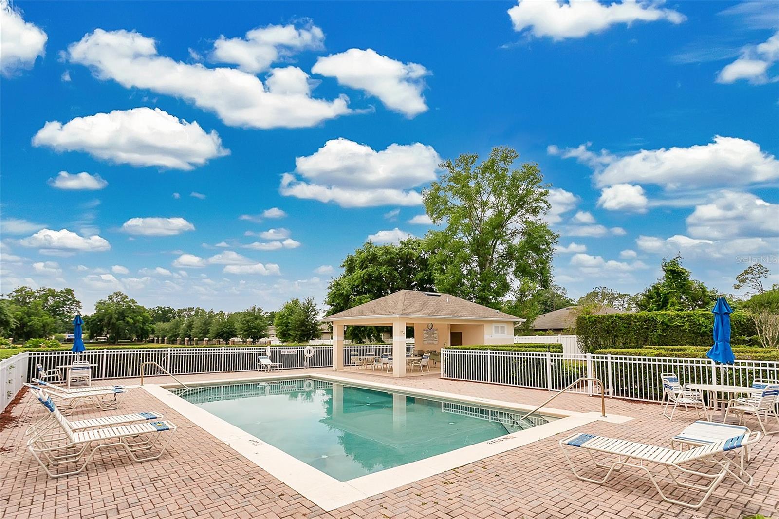 Image 33 of 36 For 1402 Waukon Circle