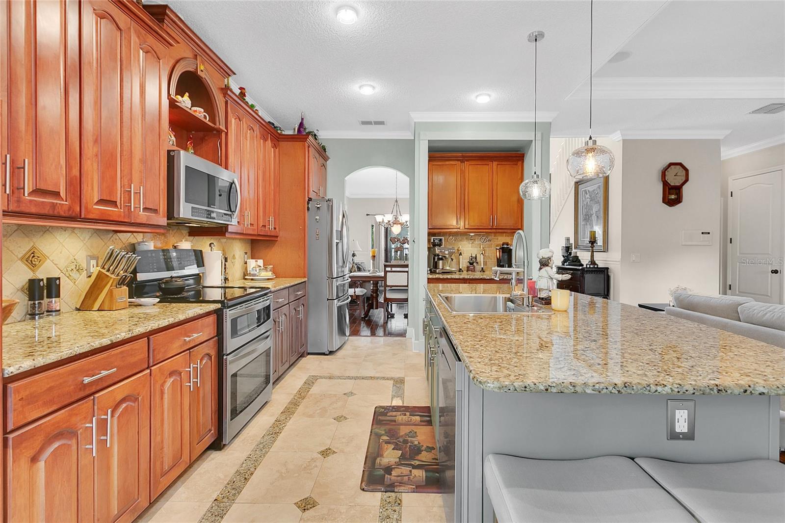 Image 9 of 36 For 1402 Waukon Circle