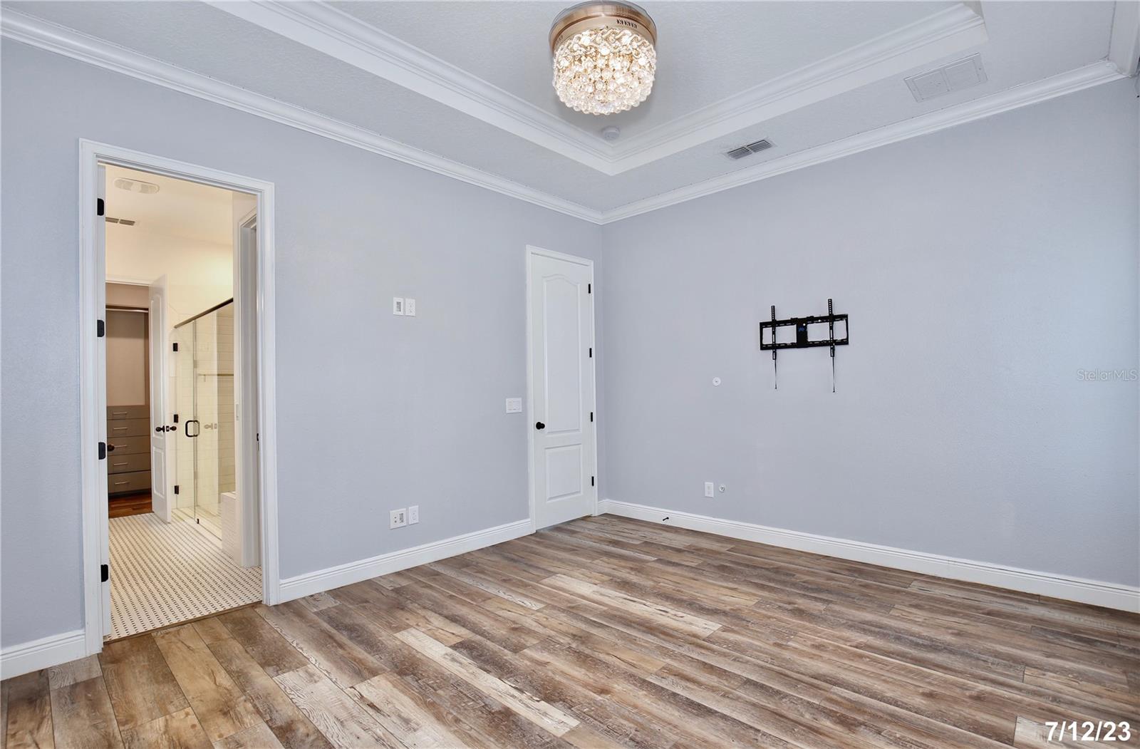 Image 11 of 33 For 13364 Stoddart Avenue