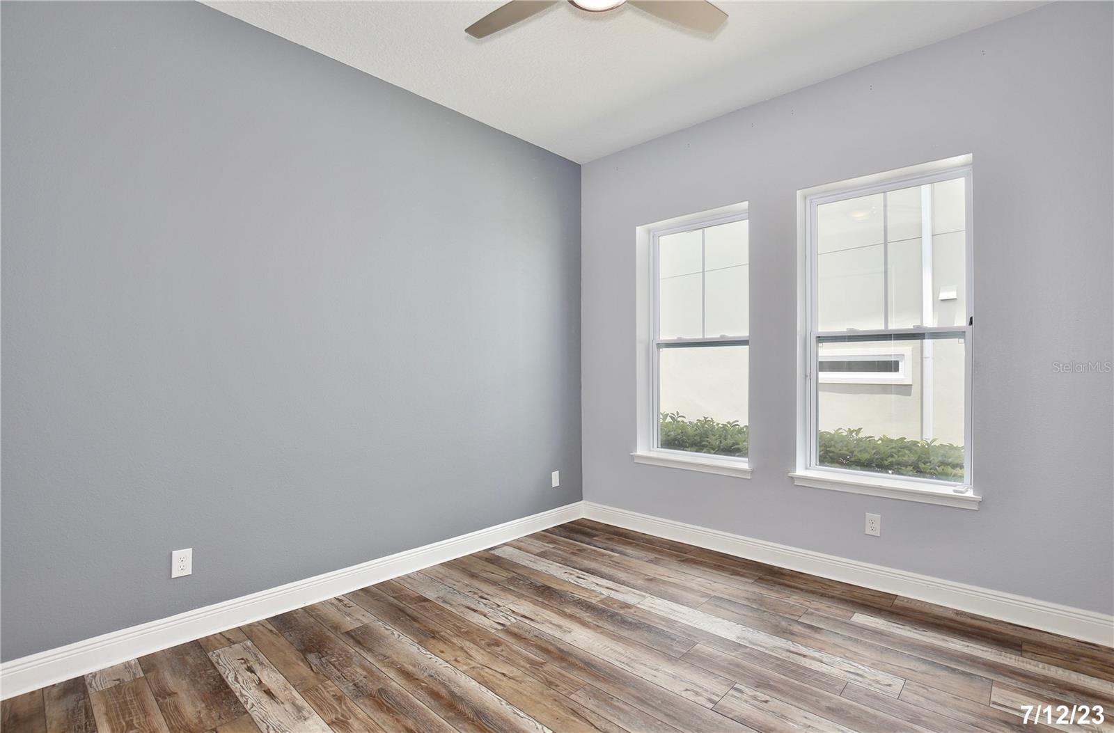 Image 16 of 33 For 13364 Stoddart Avenue