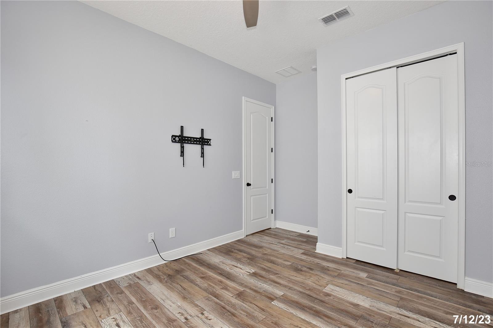 Image 17 of 33 For 13364 Stoddart Avenue