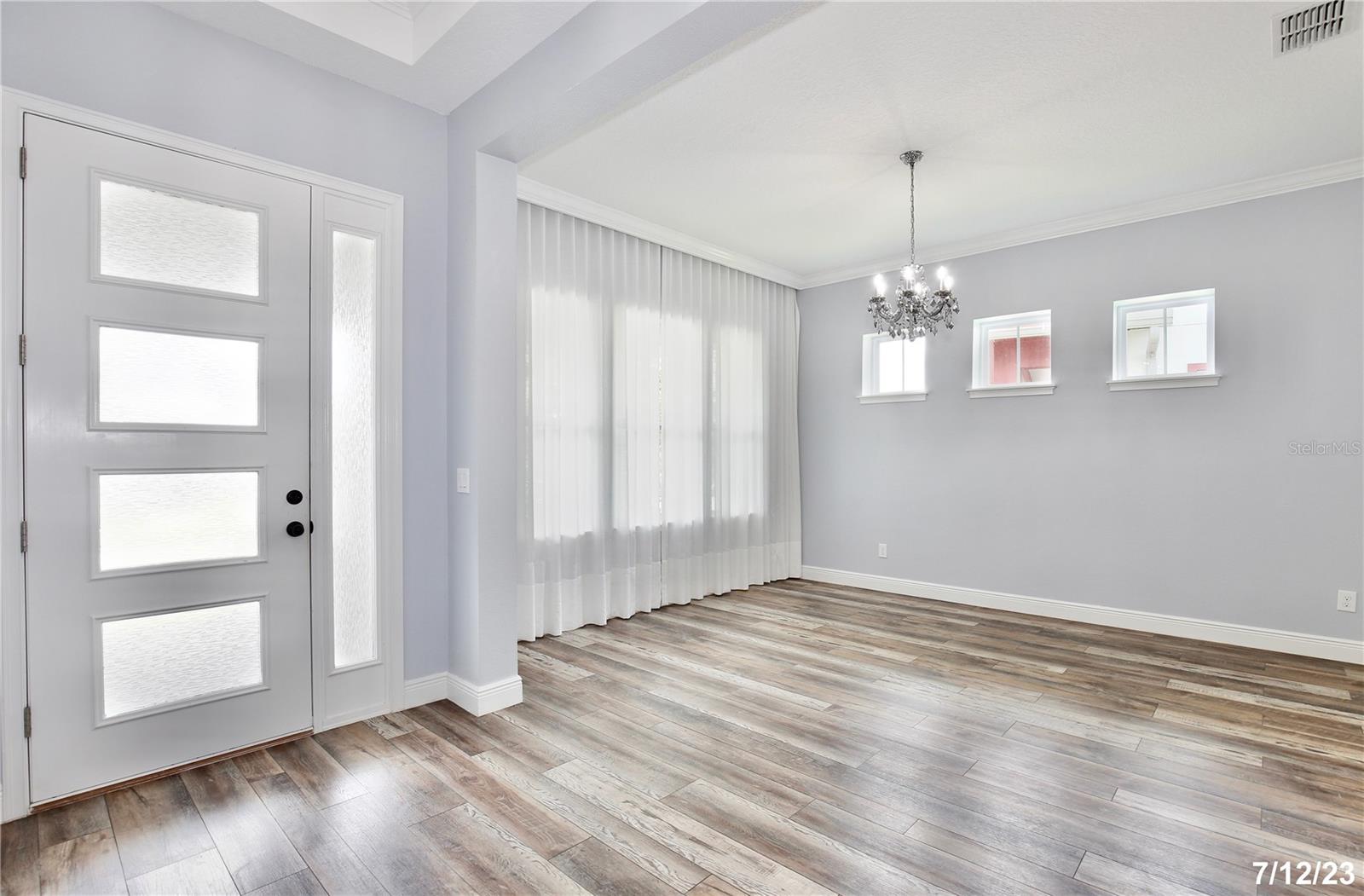 Image 3 of 33 For 13364 Stoddart Avenue