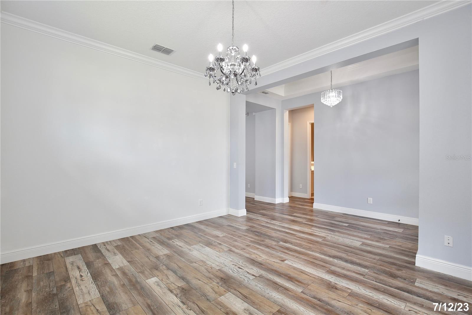 Image 4 of 33 For 13364 Stoddart Avenue