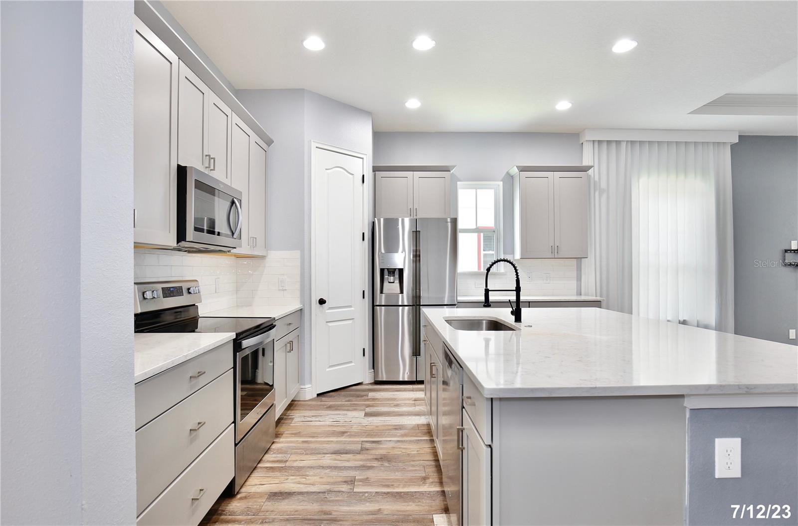 Image 5 of 33 For 13364 Stoddart Avenue