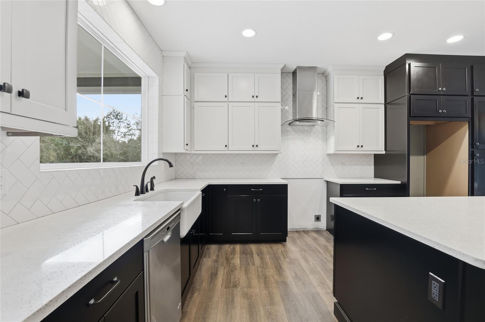 Image 27 of 49 For 3528 170th Street