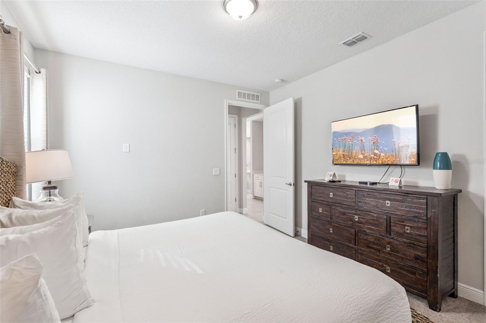 Image 15 of 64 For 7704 Graben Street