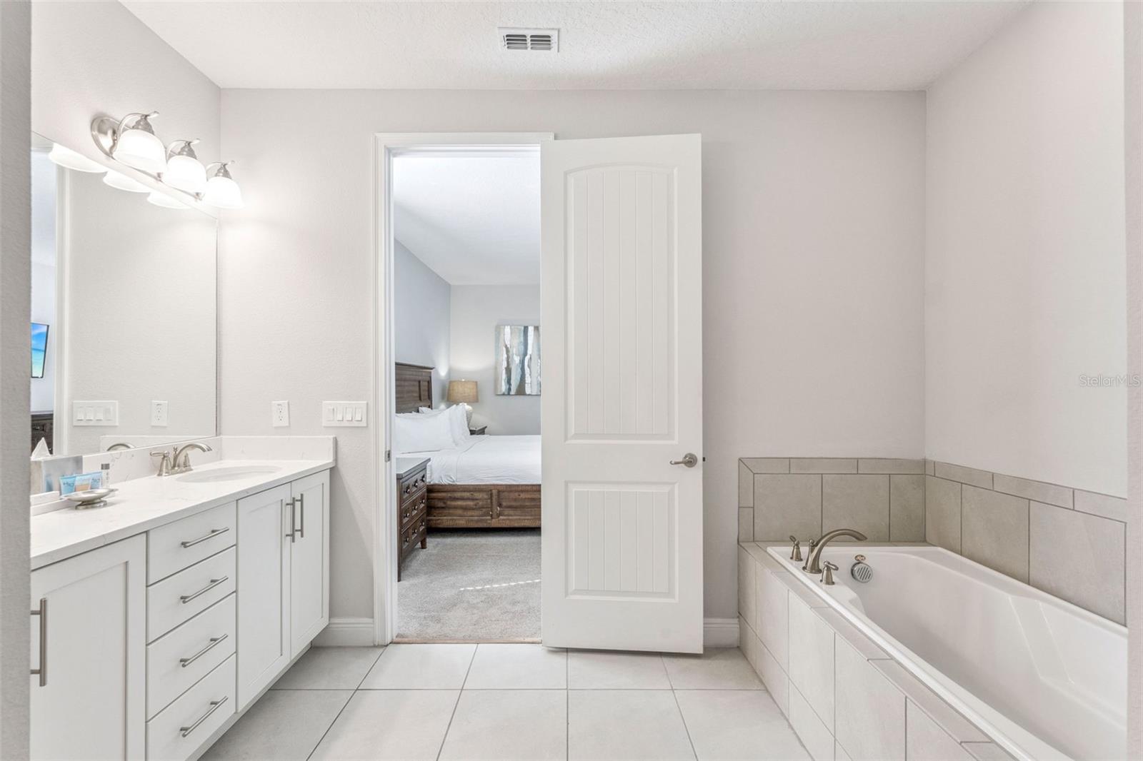 Image 23 of 64 For 7704 Graben Street